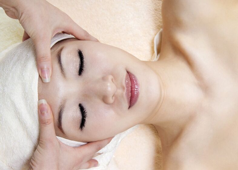 massage for tightening and rejuvenating the skin